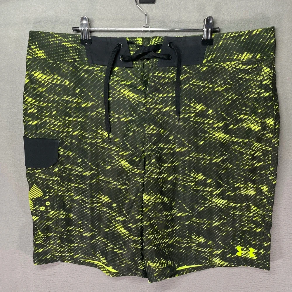 Under‎ Armour HeatGear Board Shorts Mens 36 Green Swim Surf Storm